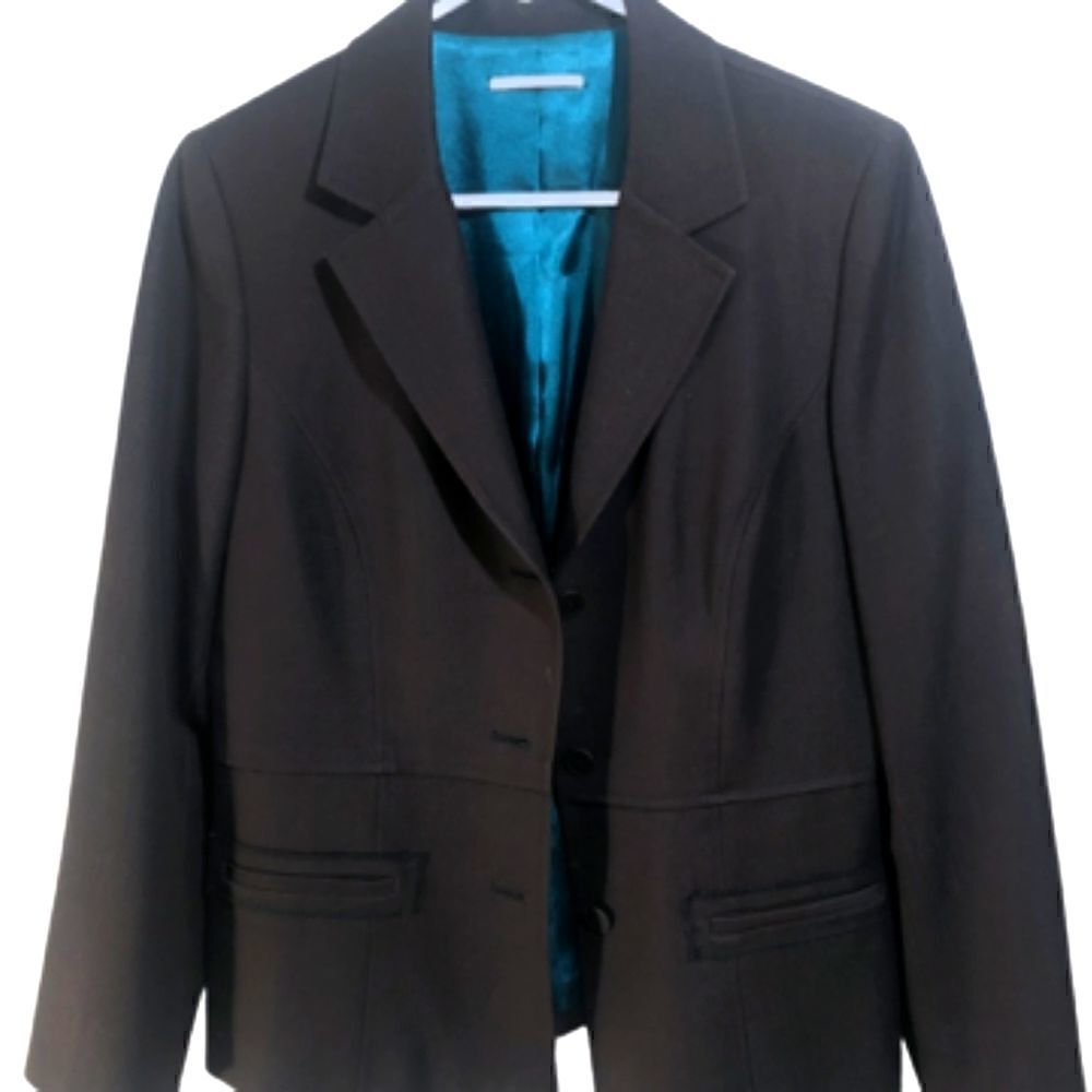 T Tahari Black 3 Button Blazer